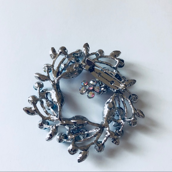 Rhinestone Brooch Pin in Blue. - Picture 6 of 7